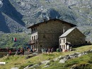 Si sale al rifugio Andolla per la tradizionale festa di settembre
