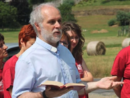 Don Bottarel difende don Sacco: “Le nostre radici sono nel Vangelo, non in ideologie”