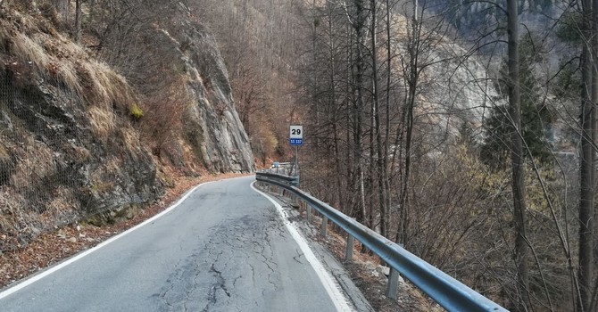Val Vigezzo, senso unico alternato sulla statale 337 per lavori di taglio della vegetazione
