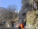 Auto distrutta dalle fiamme in Valle Cannobina