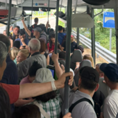 Bus sostitutivi Domodossola-Iselle, la protesta dei frontalieri: "Viaggi in condizioni inaccettabili"