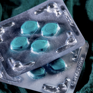 Pro della Kamagra oral jelly: pro una disfunzione erettile pratico-valvola.