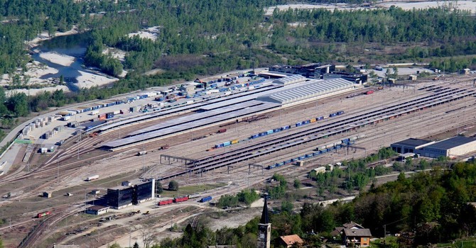 Lo scalo ferroviario di Domo2 Lo scalo ferroviario di Domo2