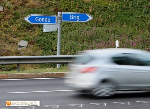 Una tassa per gli automobilisti che attraversano la Svizzera