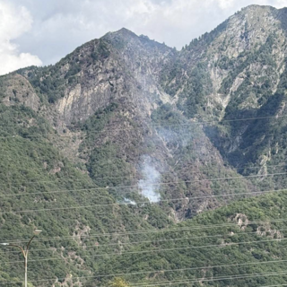 Incendio tra Beura Cardezza e Vogogna, riprendono vigore alcuni focolai