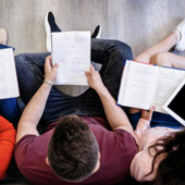 Adolescenti: in Piemonte leggono di più e visitano musei, ma vanno meno a teatro e ai concerti Adolescenti: in Piemonte leggono di più e visitano musei, ma vanno meno a teatro e ai concerti