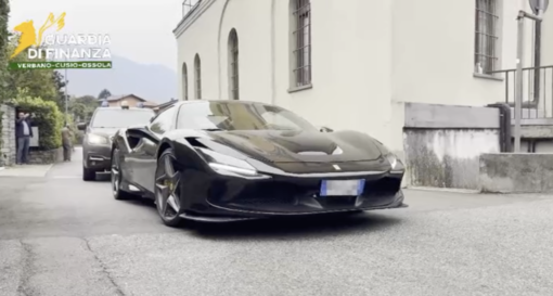 Ferrari, Rolex e 346 mila euro in contanti: sequestro per frode fiscale a un ristoratore e suo fratello VIDEO Ferrari, Rolex e 346 mila euro in contanti: sequestro per frode fiscale a un ristoratore e suo fratello VIDEO