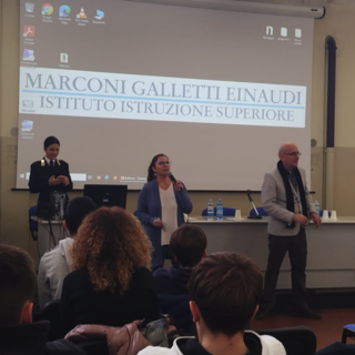Carabinieri all’Einaudi Marconi Galletti: studenti a lezione di legalità e rispetto delle regole