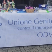 Al mercato  una bancarella solidale per aiutare i bambini malati di tumore