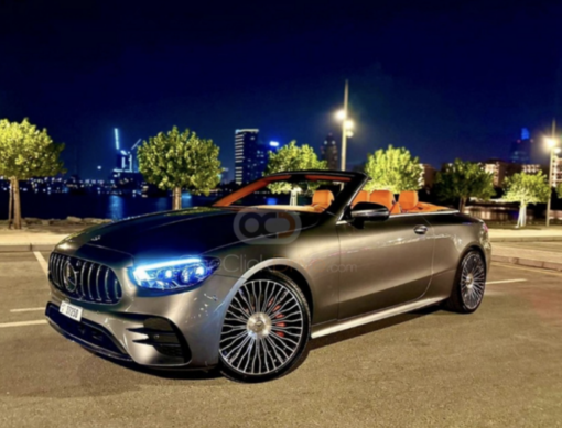 Esplora Dubai Con Stile ed Eleganza Grazie al Noleggio Range Rover Esclusivo e Raffinato