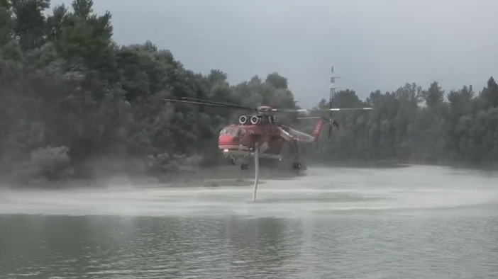 Incendi in Ossola, cresce l'allarme a Calasca: fiamme vicino alle case Incendi in Ossola, cresce l'allarme a Calasca: fiamme vicino alle case