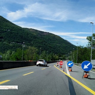 Il restringimento della corsia allo svincolo di Villadossola