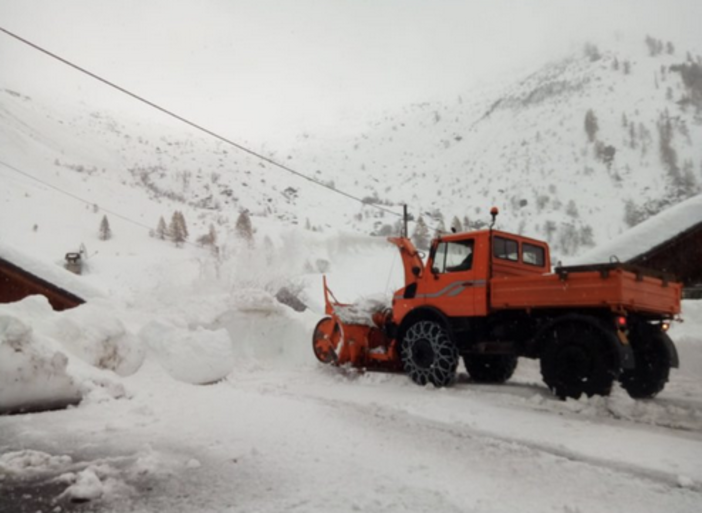 Valle Antrona sommersa dalla neve: fino a 150 centimetri a Cheggio e blackout in tutta la valle
