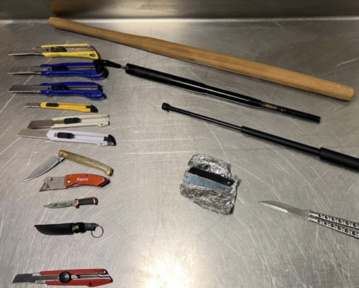 Accoltellamento a Domodossola, perquisizioni: sequestrate armi e oggetti offensivi Accoltellamento a Domodossola, perquisizioni: sequestrate armi e oggetti offensivi