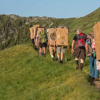 “Oltre ogni Limite”: trekking tra pascoli, memoria e libertà
