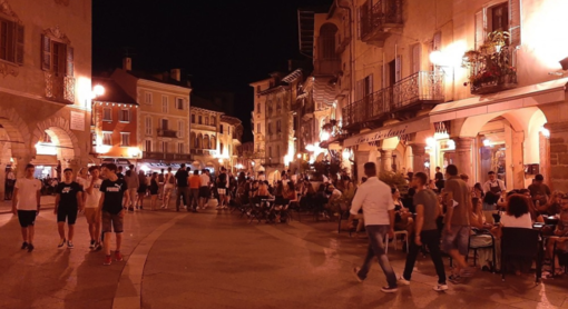 Questa sera i “Giovedì nel borgo” portano in piazza la musica degli Hangovers Questa sera i “Giovedì nel borgo” portano in piazza la musica degli Hangovers