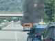 Auto prende fuoco sulla superstrada dell’Ossola, traffico rallentato all’altezza di Ornavasso VIDEO Auto prende fuoco sulla superstrada dell’Ossola, traffico rallentato all’altezza di Ornavasso VIDEO