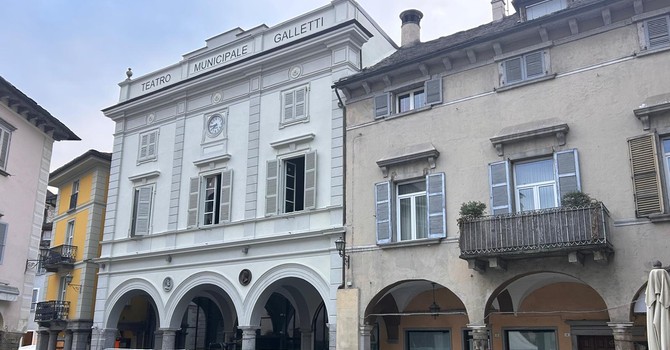 Teatro Galletti, tolti i ponteggi: la facciata restaurata torna a mostrarsi alla città Teatro Galletti, tolti i ponteggi: la facciata restaurata torna a mostrarsi alla città