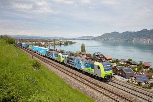Bls e Cargobeamer festeggiano l'ottomillesimo treno che ha attraversato le Alpi