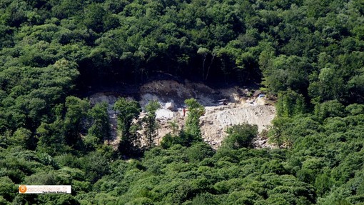 Una immagine della cava quando era ancora in attività