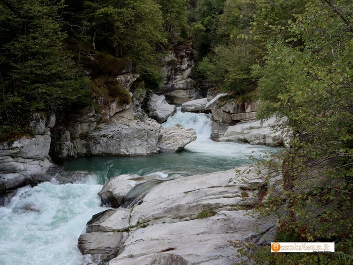 Il fiume Toce che corre tra le rocce di Verampio