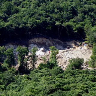 Una immagine della cava quando era ancora in attività