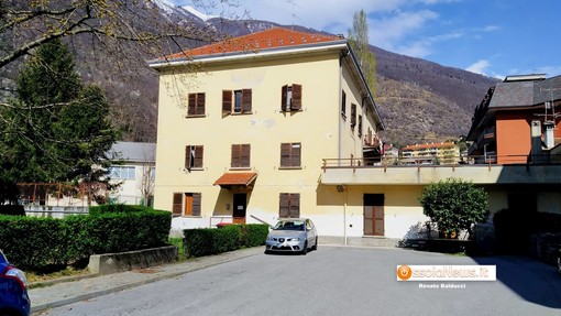 Nella foto: l'ex convitto a fianco del municipio a Villadossola