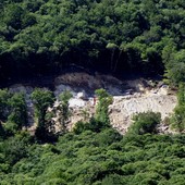 Una immagine della cava quando era ancora in attività