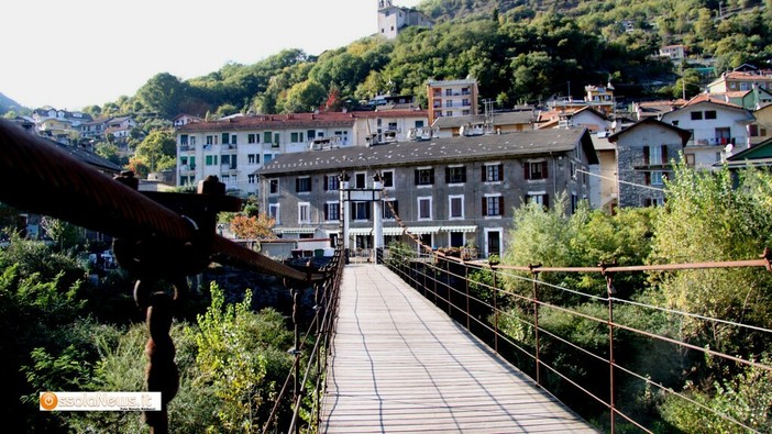 La passerella che collega il Maglietto al Piaggio La passerella che collega il Maglietto al Piaggio