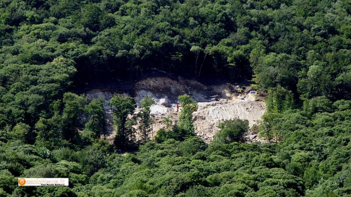 Una immagine della cava quando era ancora in attività