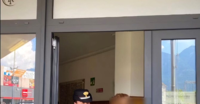 Domodossola, finte carabiniere truffano un'anziana: arrestate in flagranza