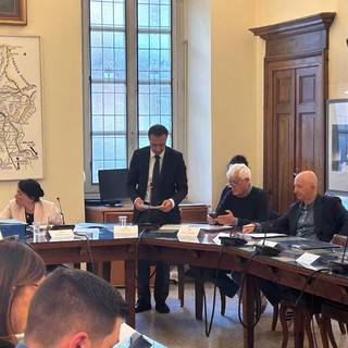 Domodossola, il Consiglio comunale dice no alla chiusura del Punto nascite del San Biagio