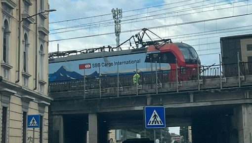 La locomotiva danneggiata