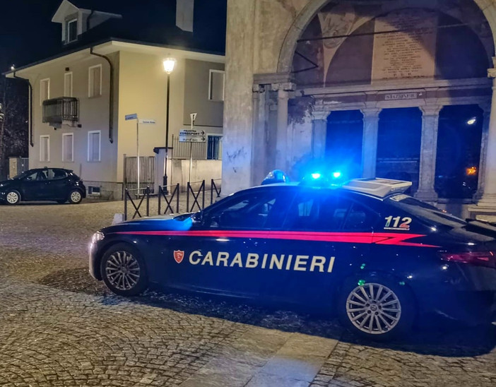 Domodossola, minacce di morte alla madre per ottenere denaro: arrestato un 27enne Domodossola, minacce di morte alla madre per ottenere denaro: arrestato un 27enne