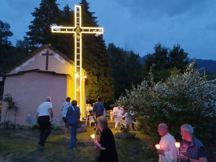 Trontano celebra Santa Rita al Croppo con messa, processione e benedizione delle rose