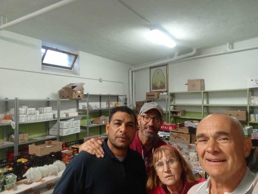 Da sinistra i volontari Mohamed Kamal,  Massimo Viscardi, Rita Spagnoli e Andrea Paganoni