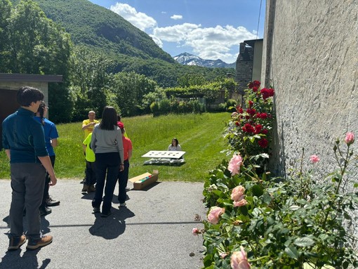 A scuola di montagna: i ragazzi del Cai guidano l’escursione a Montecrestese A scuola di montagna: i ragazzi del Cai guidano l’escursione a Montecrestese
