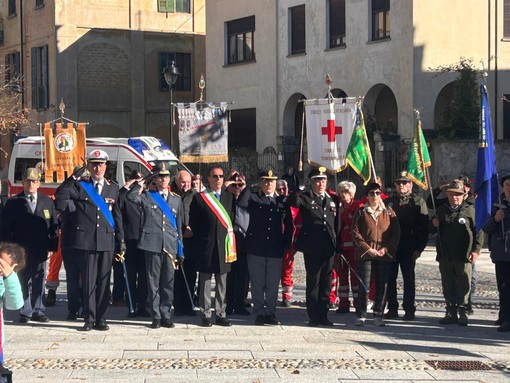 Domo ha celebrato la Giornata delle Forze Armate e dell'Unità d'Italia FOTO Domo ha celebrato la Giornata delle Forze Armate e dell'Unità d'Italia FOTO