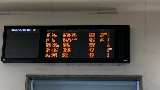 Alberi sui binari, disagi sulla linea Milano-Domodossola