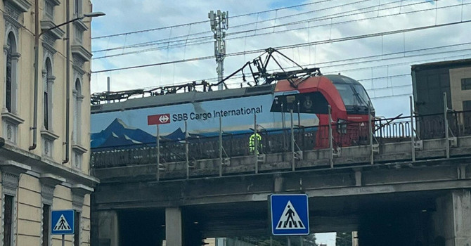 La locomotiva danneggiata