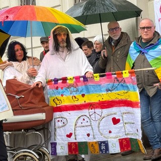 A Domo la manifestazione per la pace: &quot;Vogliamo un’Europa senza armi&quot; FOTO