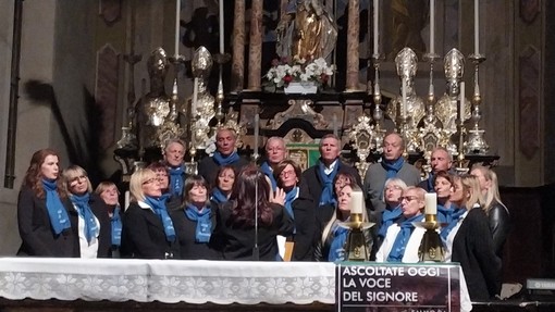 Trontano in festa per i 15 anni della Corale VIDEO