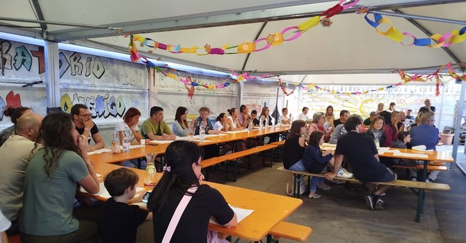 Grande successo a Villadossola per la “Cena di Comunità” di “Alimenta la Mente” FOTO Grande successo a Villadossola per la “Cena di Comunità” di “Alimenta la Mente” FOTO