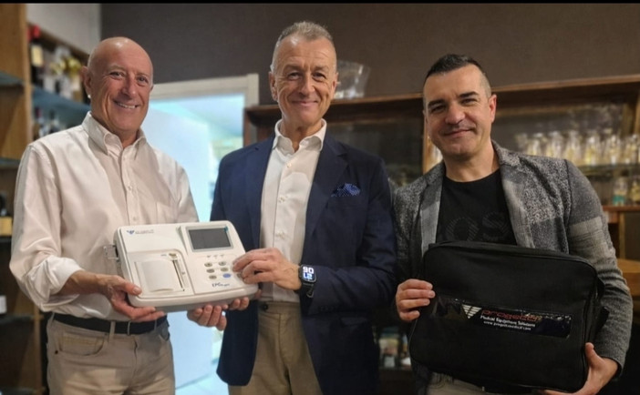 Un elettrocardiografo per la casa di riposo di Omegna: la solidarietà che fa la differenza