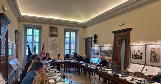 Scontro in consiglio su eventi e turismo: “Città ferma” ; la replica: “Presenze in crescita”