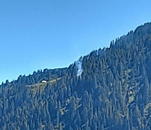 Incendio in Val Vigezzo, fiamme sotto controllo sulle montagne di Dissimo Incendio in Val Vigezzo, fiamme sotto controllo sulle montagne di Dissimo