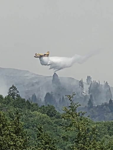 Borgomezzavalle, alta l’attenzione sugli incendi: il sindaco ringrazia Vigili del Fuoco e Aib Borgomezzavalle, alta l’attenzione sugli incendi: il sindaco ringrazia Vigili del Fuoco e Aib