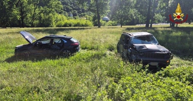 Scontro tra due auto ad Anzola: tre feriti, due trasportati in elicottero a Novara