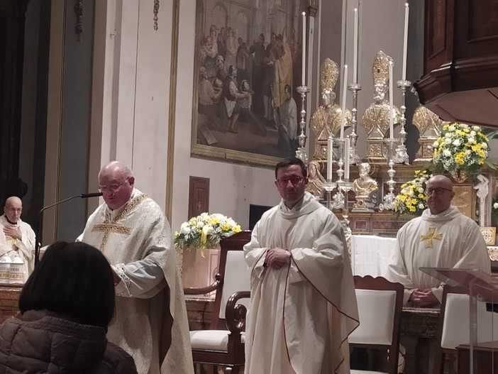 Giovedì Santo, grande partecipazione alla Messa in Collegiata VIDEO