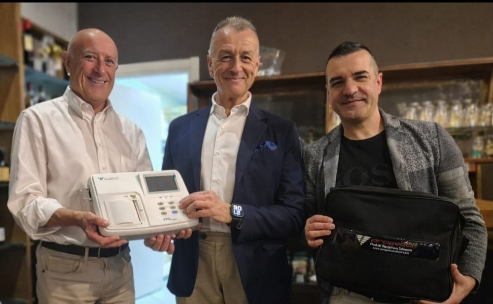 Un elettrocardiografo per la casa di riposo di Omegna: la solidarietà che fa la differenza